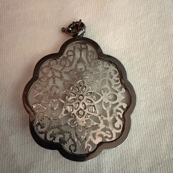 Premier Designs Charleston Pendant - Picture 2 of 7